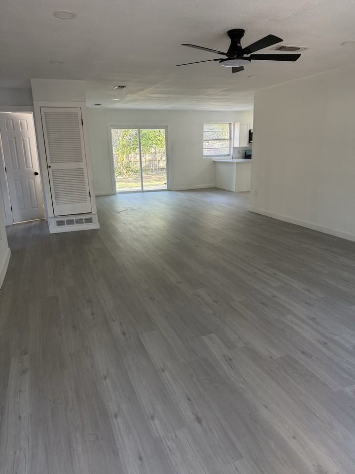 806 S Atkerson Ln - Photo 4 of 29