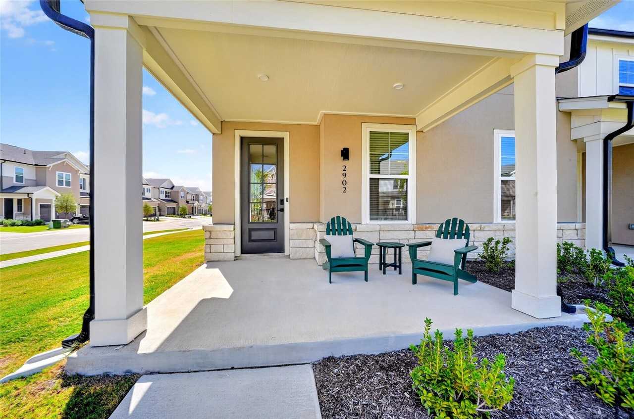 2902 Serenity Dr - Photo 3 of 40