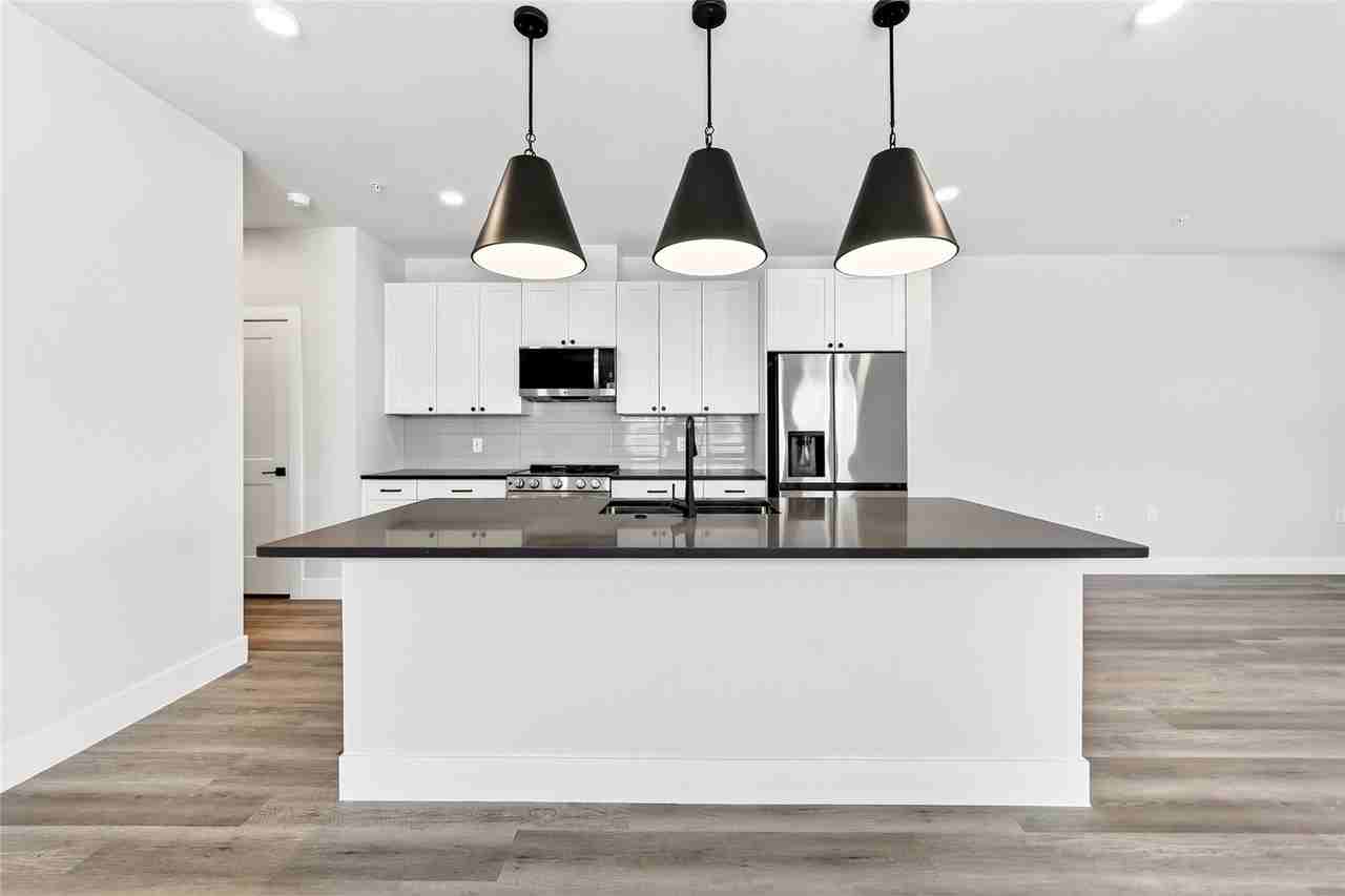 2902 Serenity Dr - Photo 2 of 40
