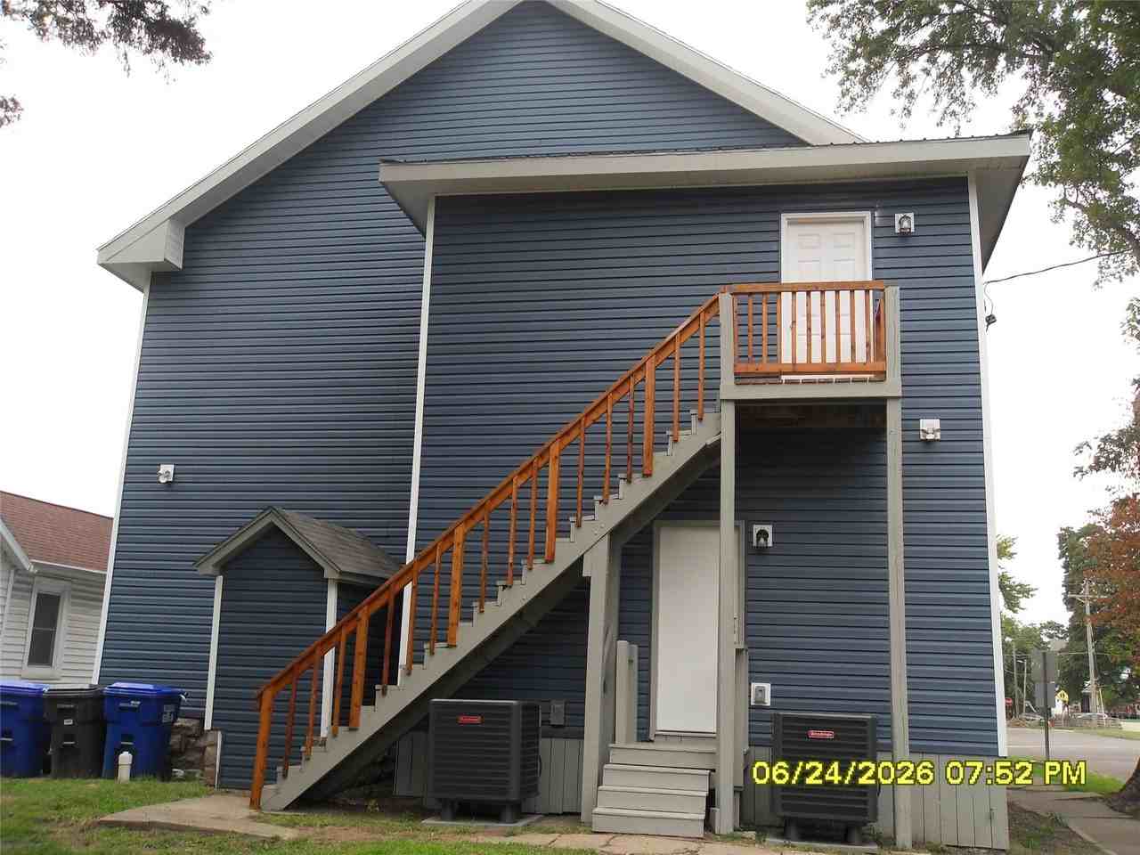 401 W 4th St - Photo 3 of 28