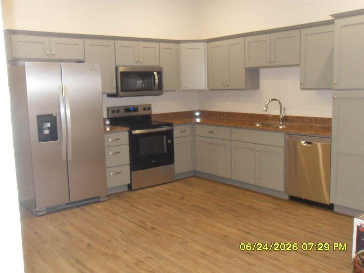 401 W 4th St - Photo 5 of 28