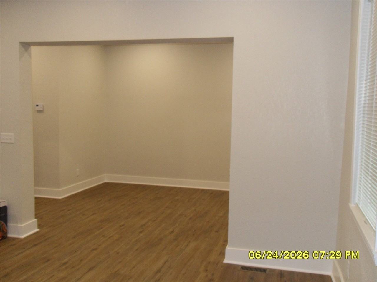 401 W 4th St - Photo 7 of 28