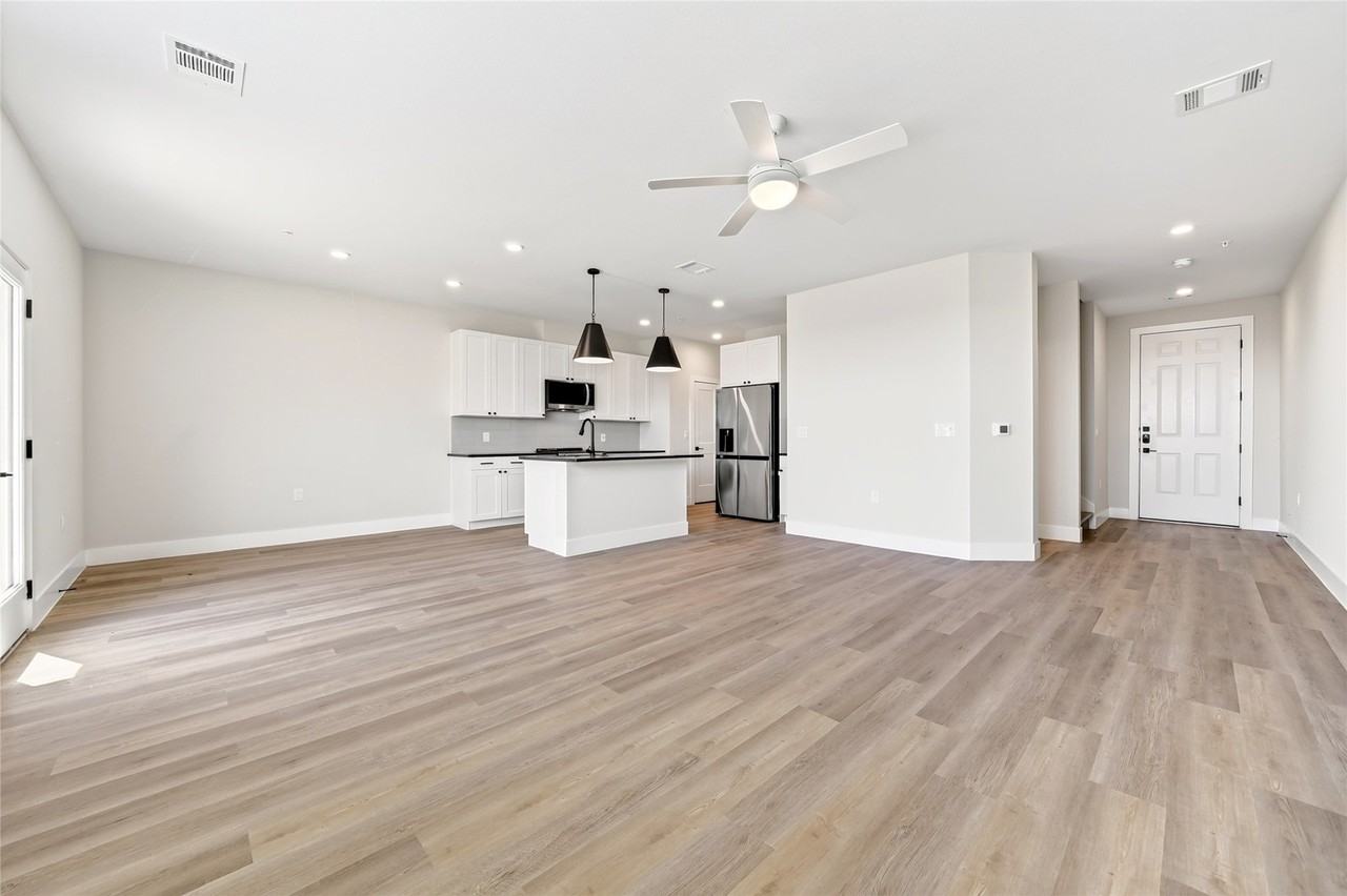 207 Melody Ln - Photo 5 of 40