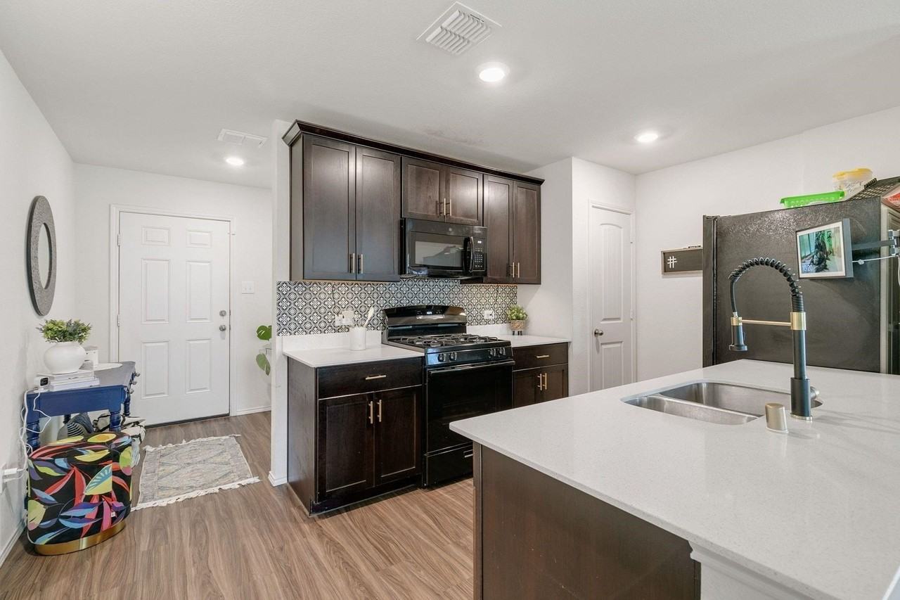 448 Blue Crow Ln - Photo 5 of 30