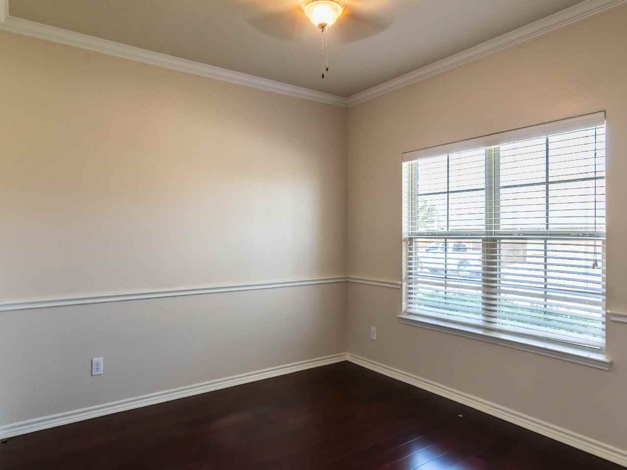 472 Northbrook Ave - Photo 6 of 34