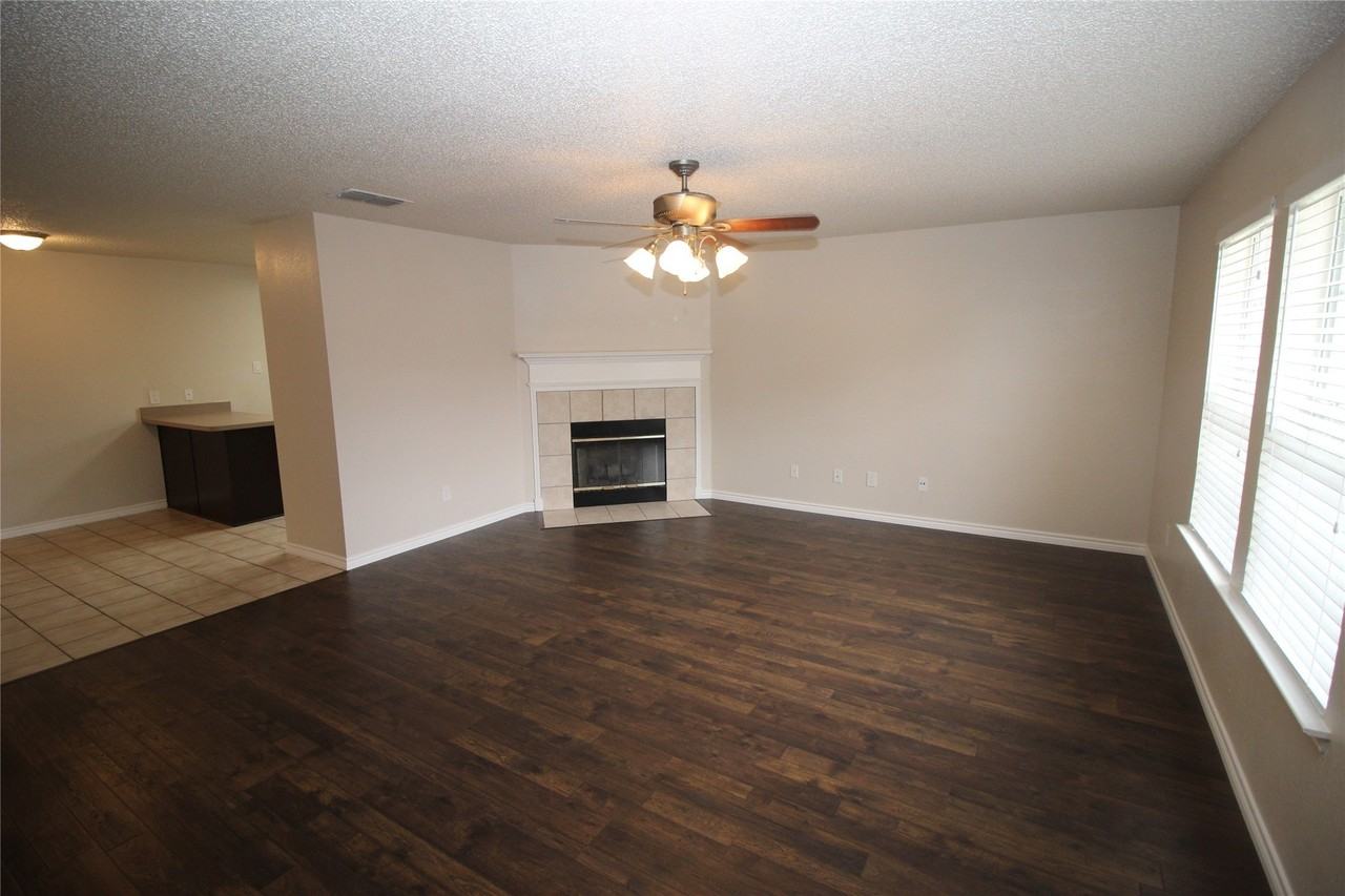 856 Mccully St - Photo 2 of 20