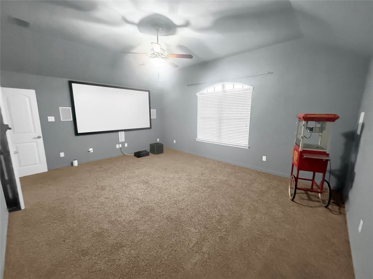 909 Blanco Ln - Photo 7 of 10