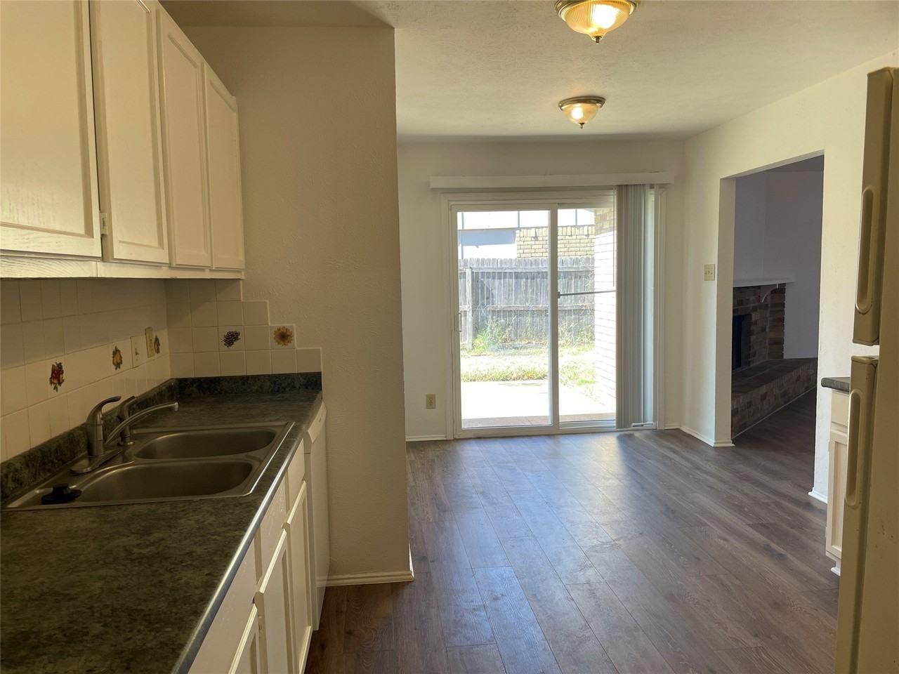 7533 Parkwood Ln - Photo 5 of 17