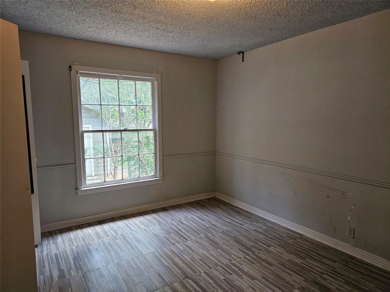 2515 Denison St - Photo 3 of 7