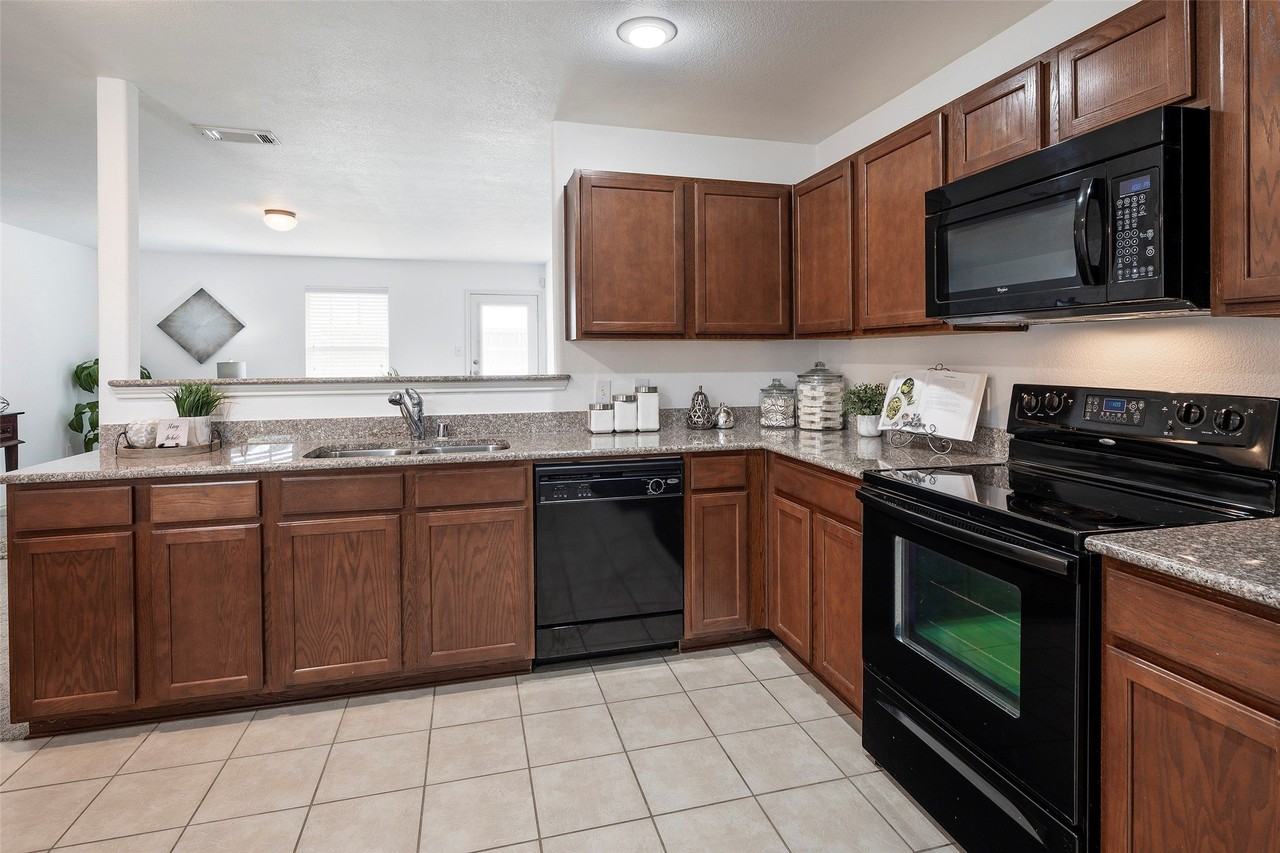 1505 Lone Pine Dr - Photo 6 of 24