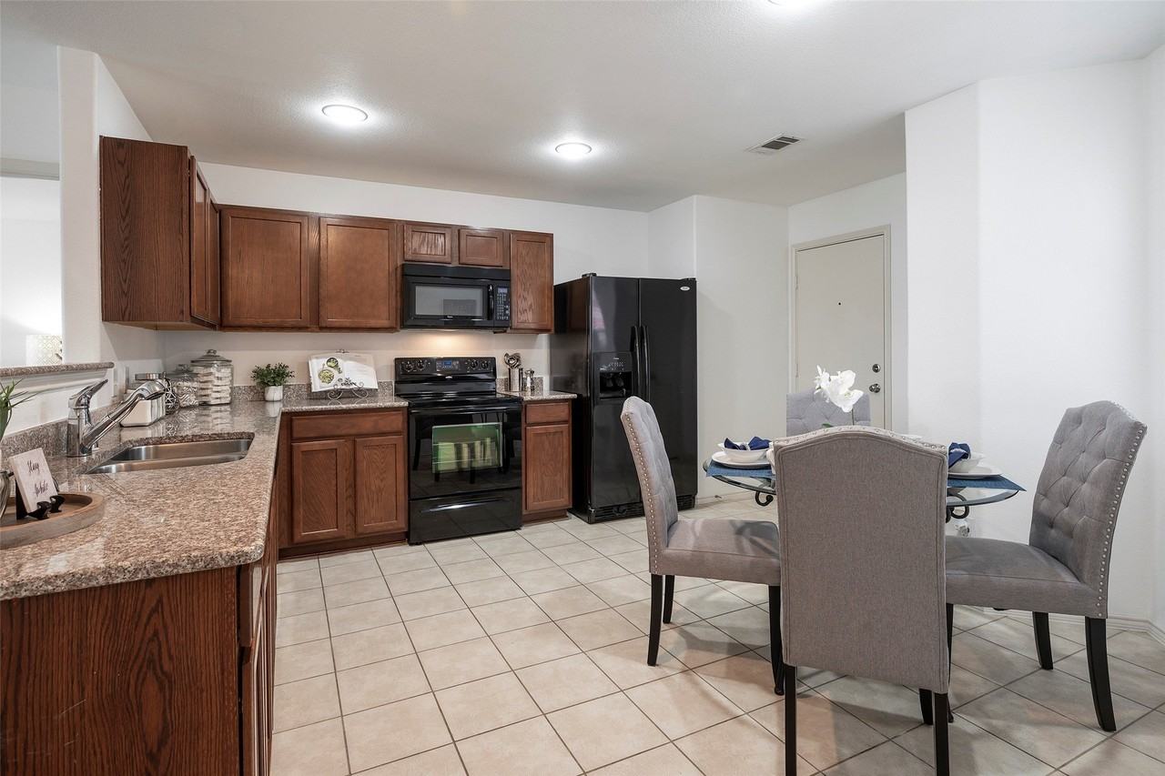 1505 Lone Pine Dr - Photo 7 of 24