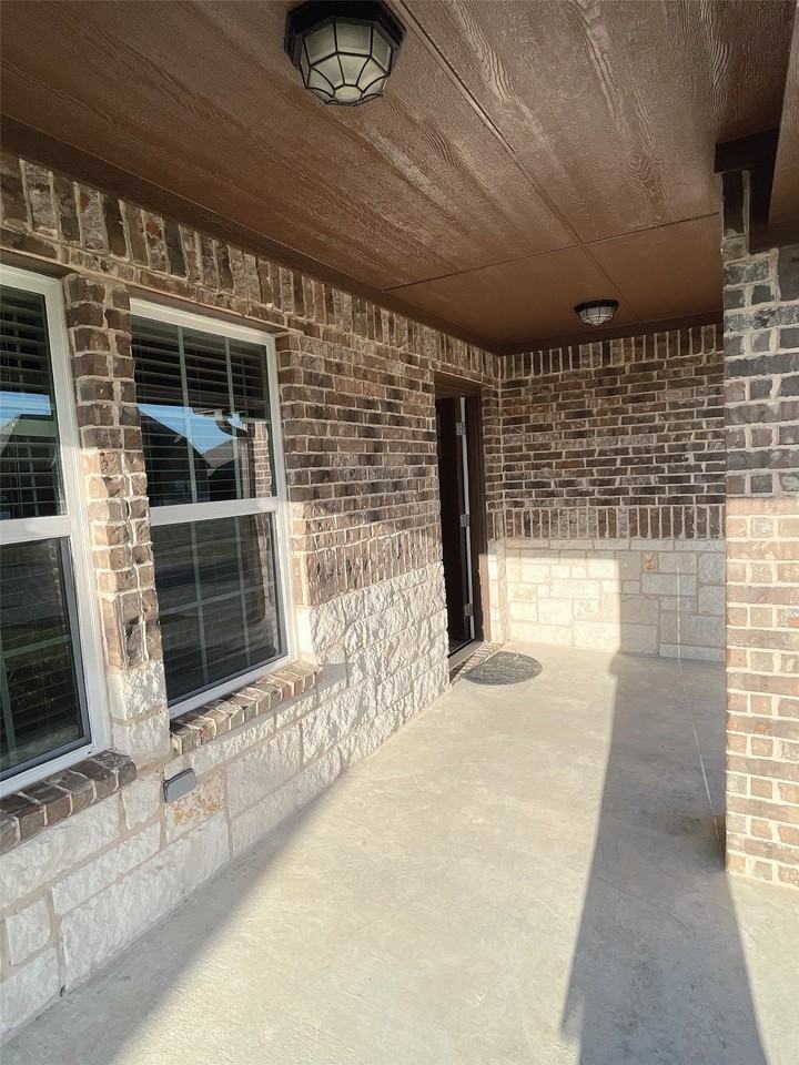 1008 Eva Dr - Photo 3 of 11