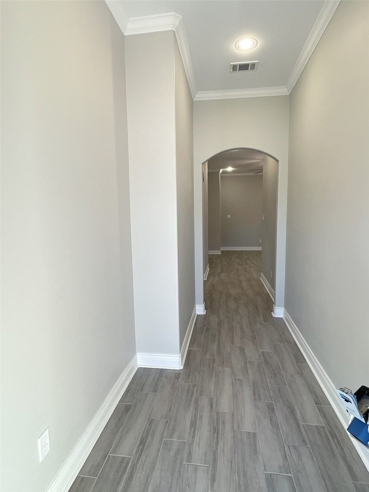 1008 Eva Dr - Photo 4 of 11