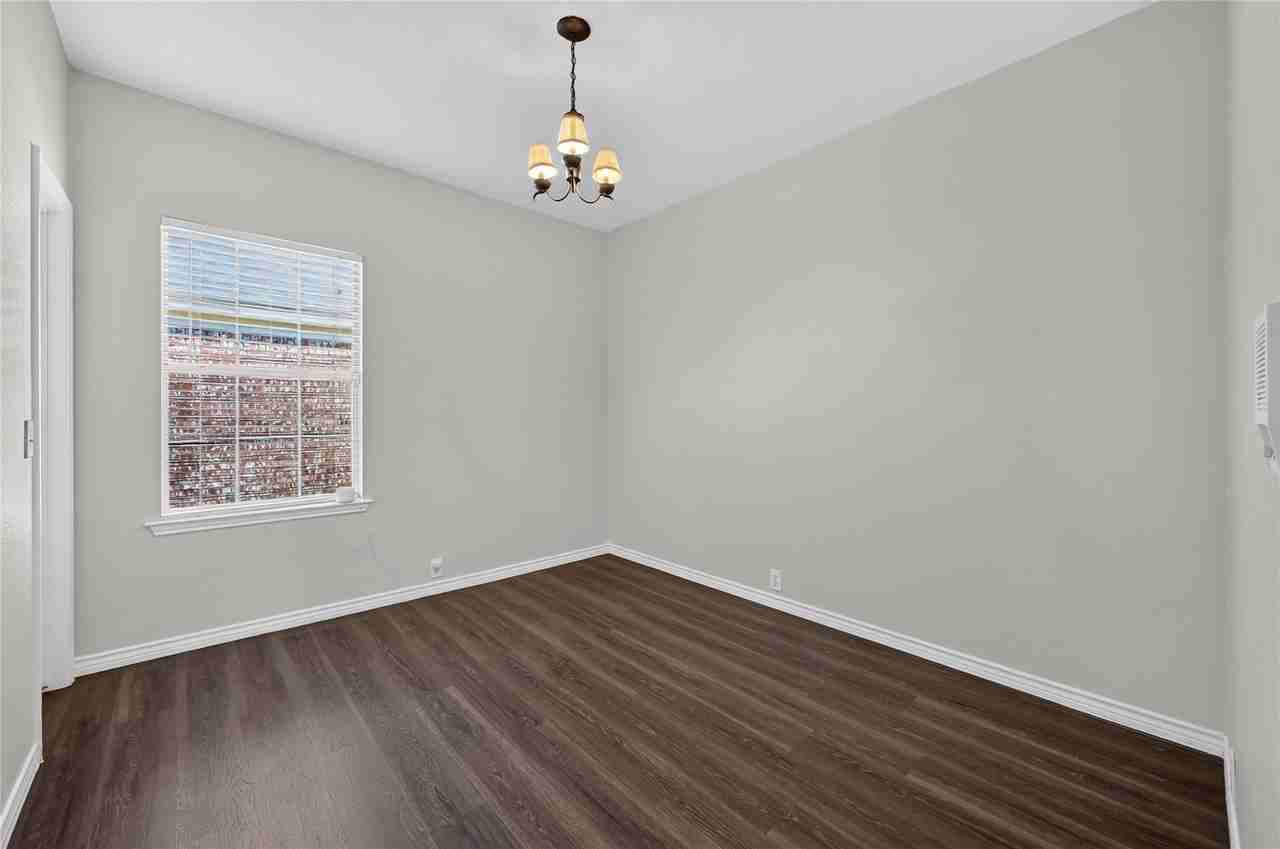 423 Halifax Dr - Photo 5 of 18