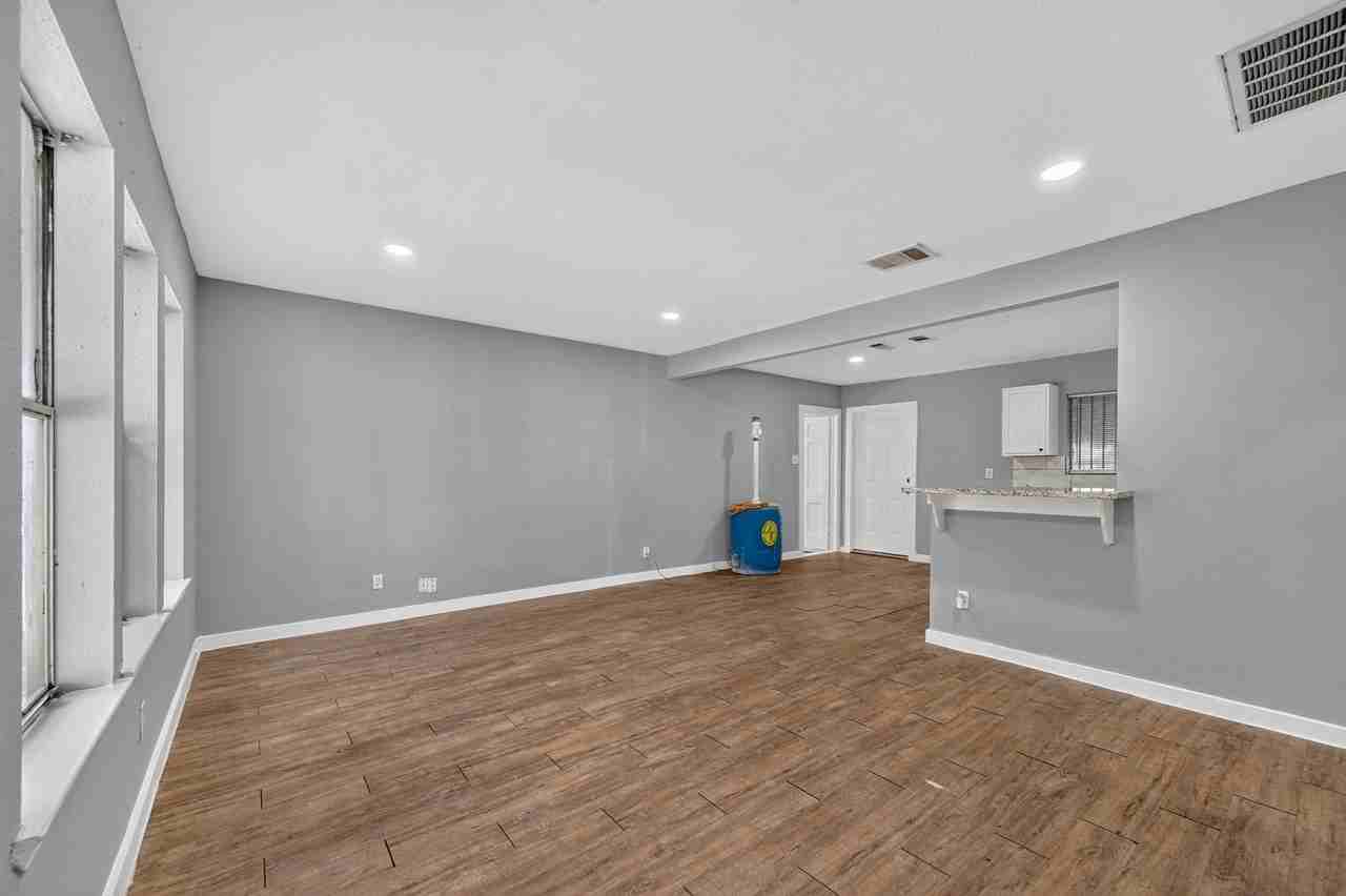 8323 Lapanto Ln - Photo 4 of 25