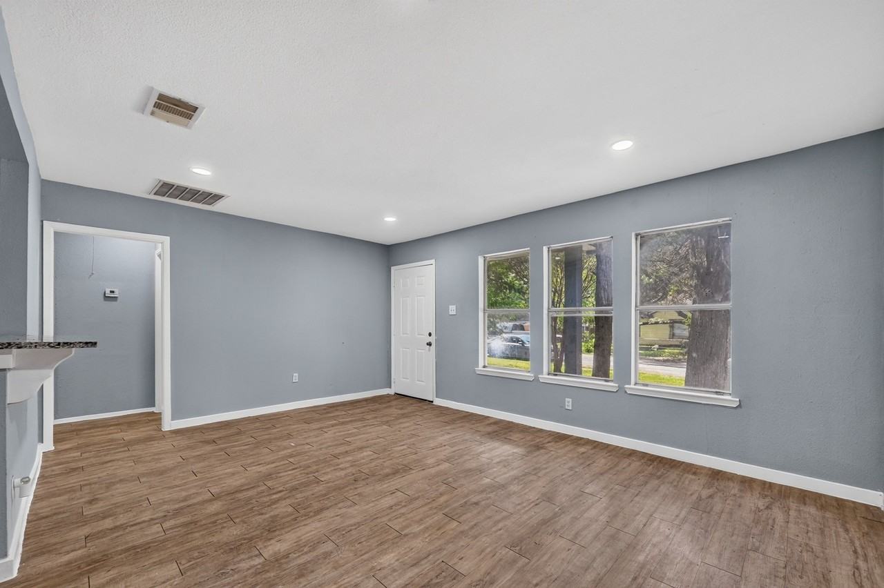 8323 Lapanto Ln - Photo 6 of 25