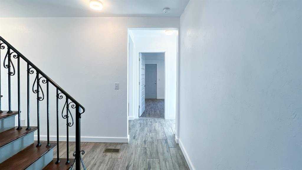 3012 N Venice Blvd - Photo 6 of 49