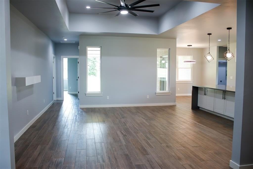1716 Kalidy Dr - Photo 4 of 30