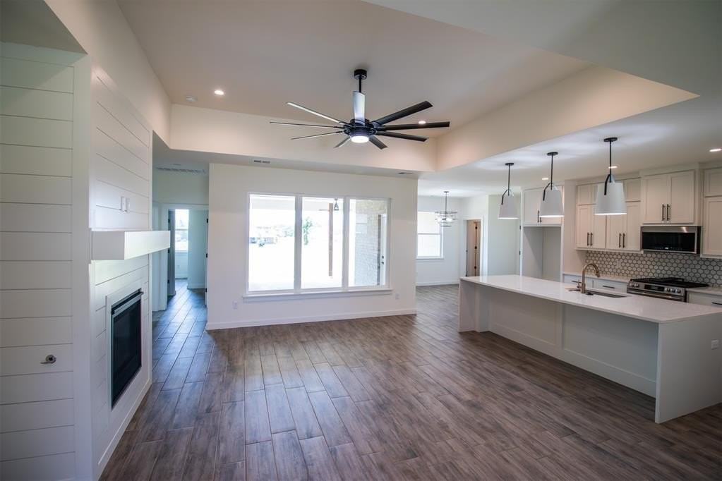 17584 Salma Rd - Photo 4 of 28