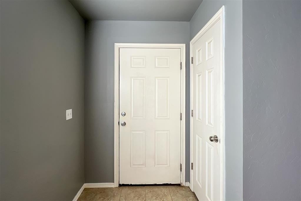 7802 Bennie Ter - Photo 3 of 24