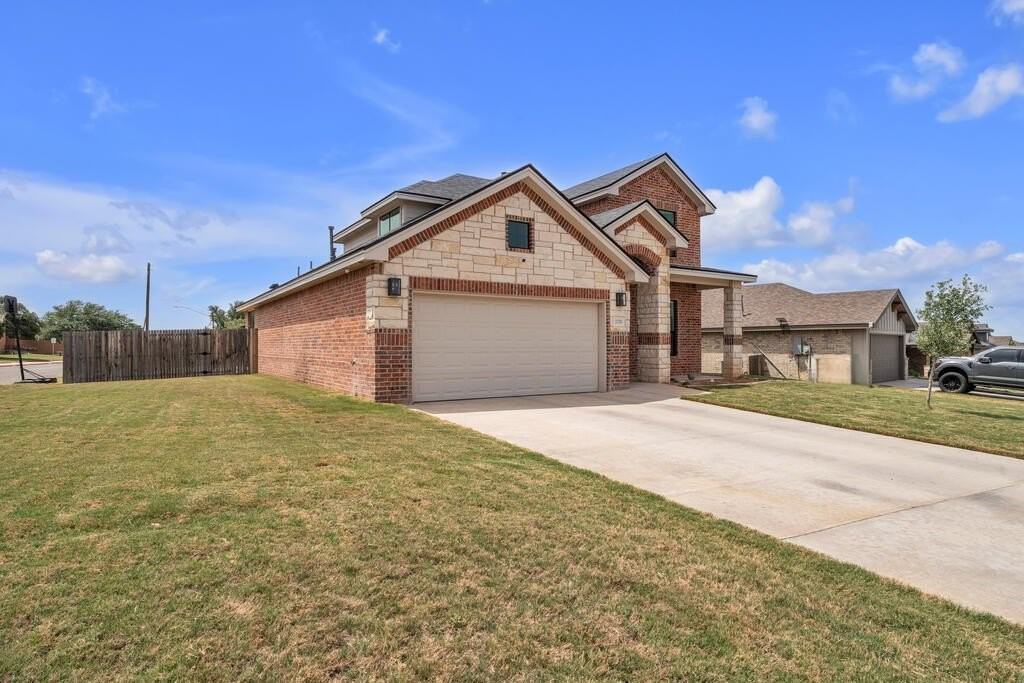 2726 Shirley Dr - Photo 2 of 36