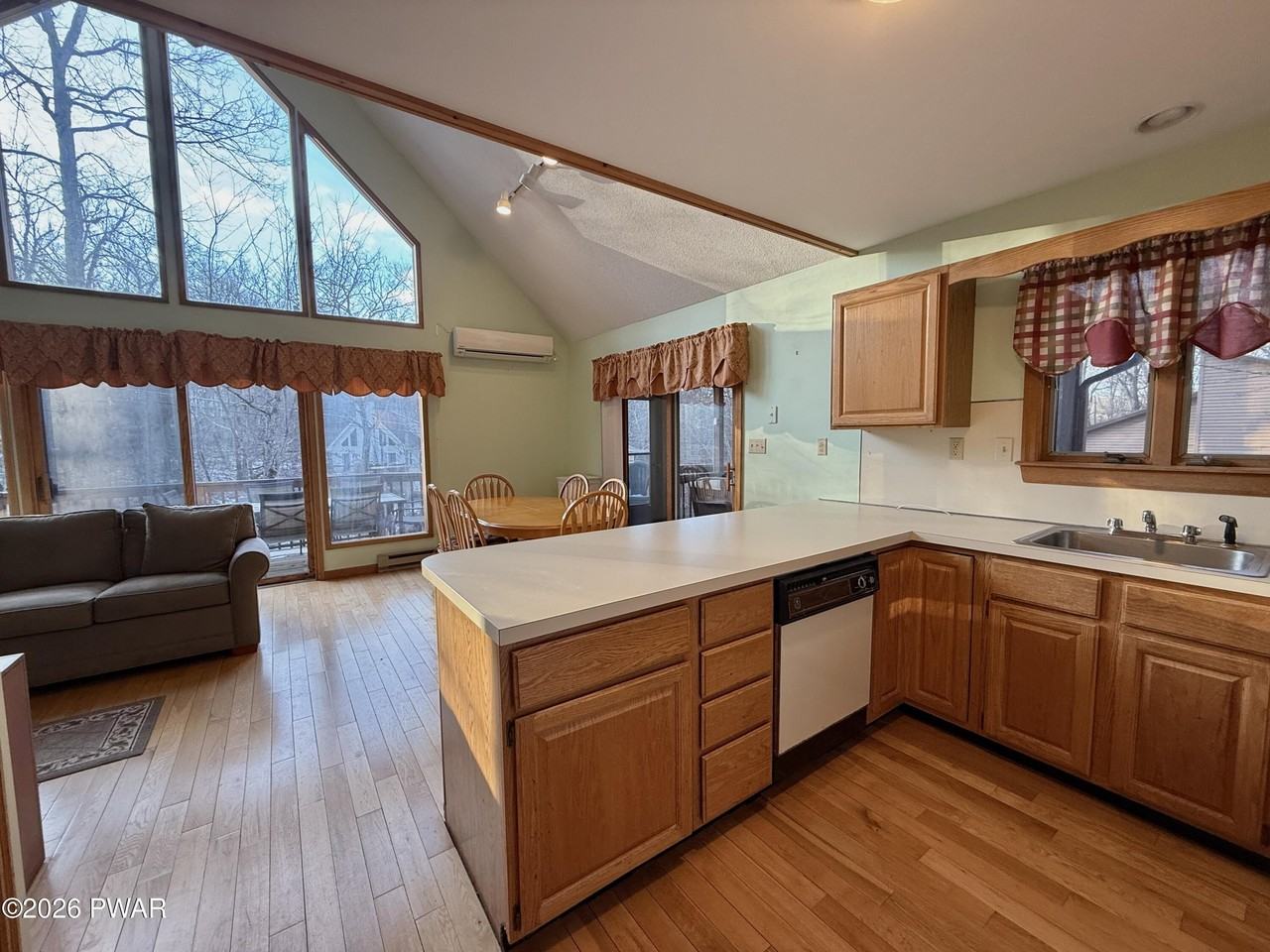 103 Laurel Rd - Photo 3 of 23