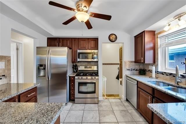 10070 Buckingham Ave - Photo 7 of 26