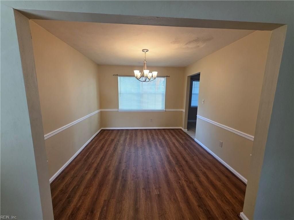 1460 Berkshire Dr - Photo 4 of 28