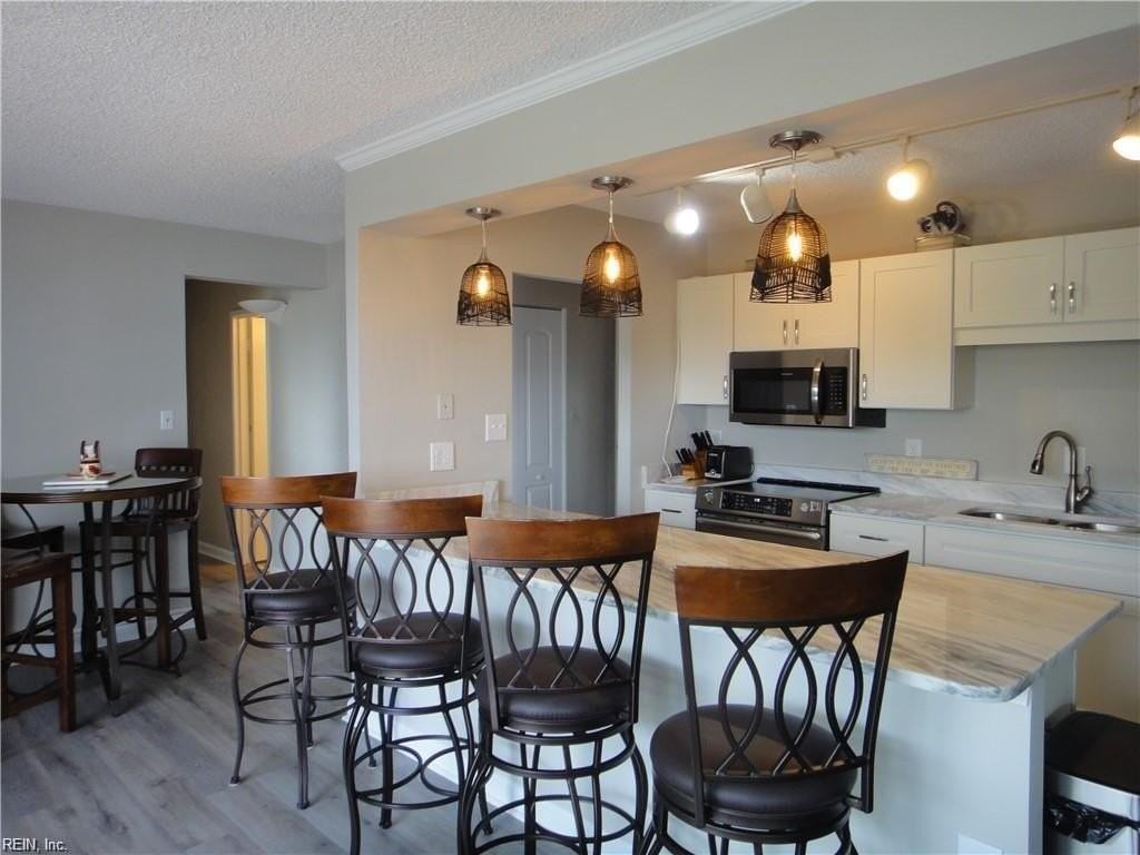 3558 Shore Dr #305 - Photo 5 of 16
