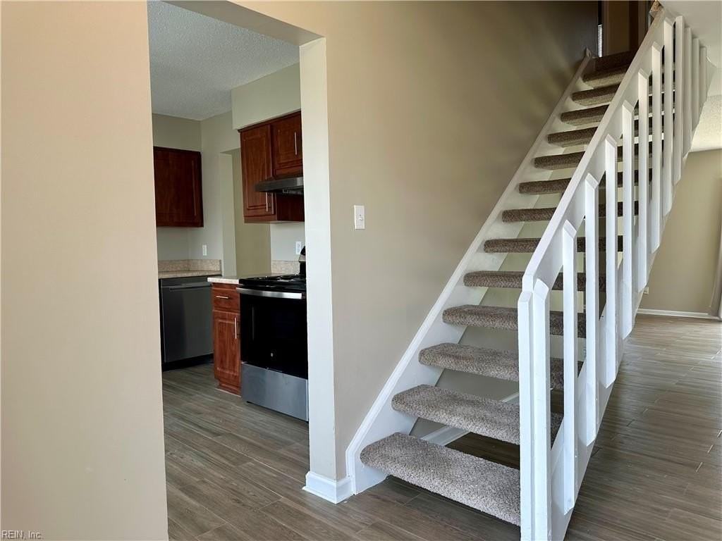 3845 Tiffany Ln - Photo 5 of 31