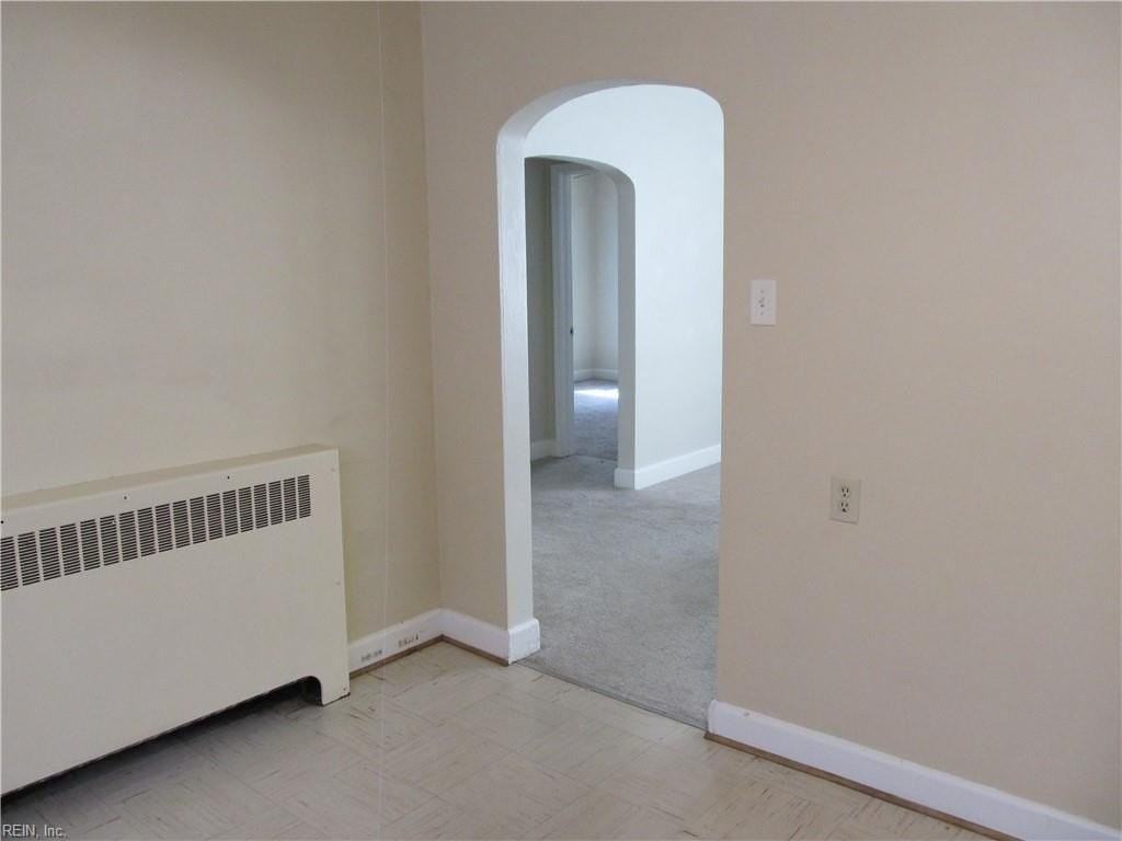5005 Winchester Dr - Photo 4 of 16