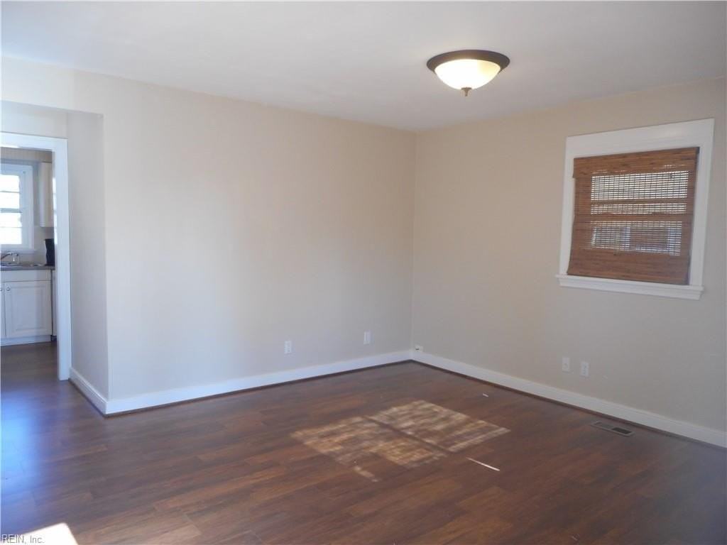 1208 Montague St - Photo 3 of 14