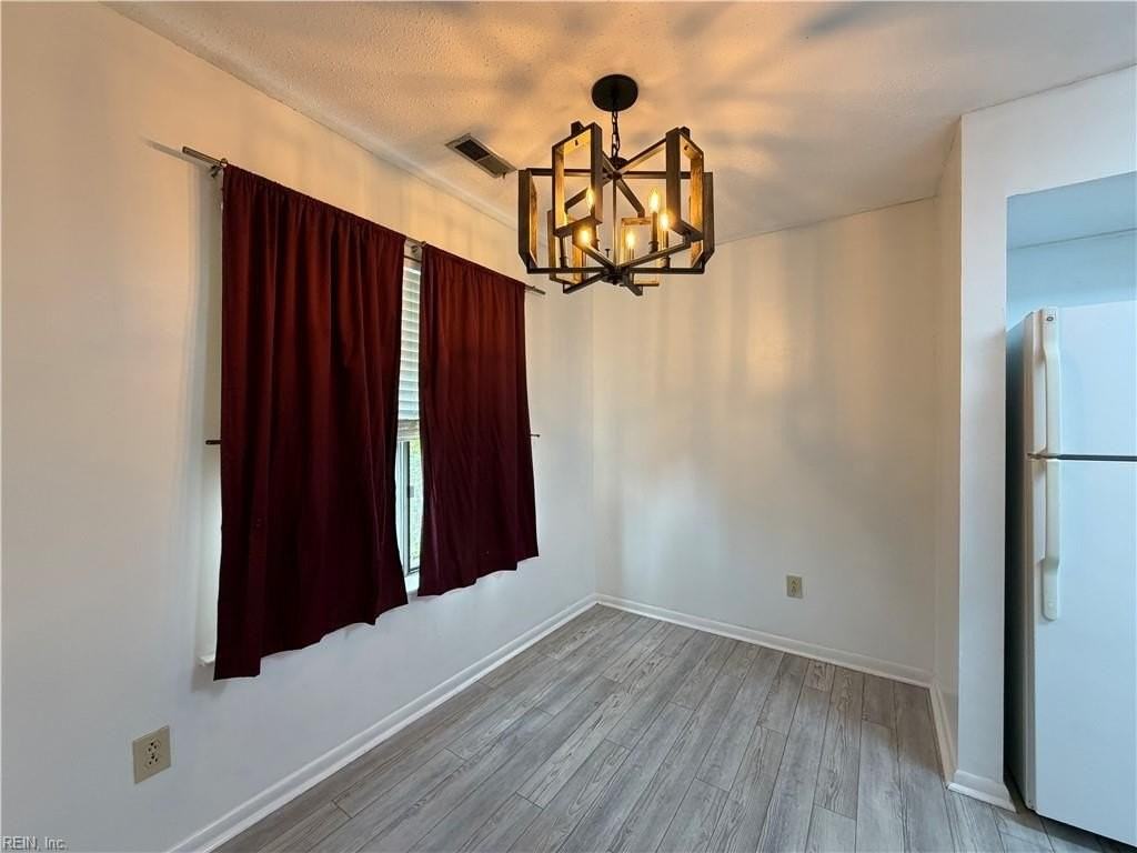 4396 Silverleaf Dr - Photo 3 of 18