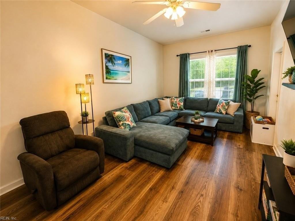 1731 Fisher Ave - Photo 3 of 12