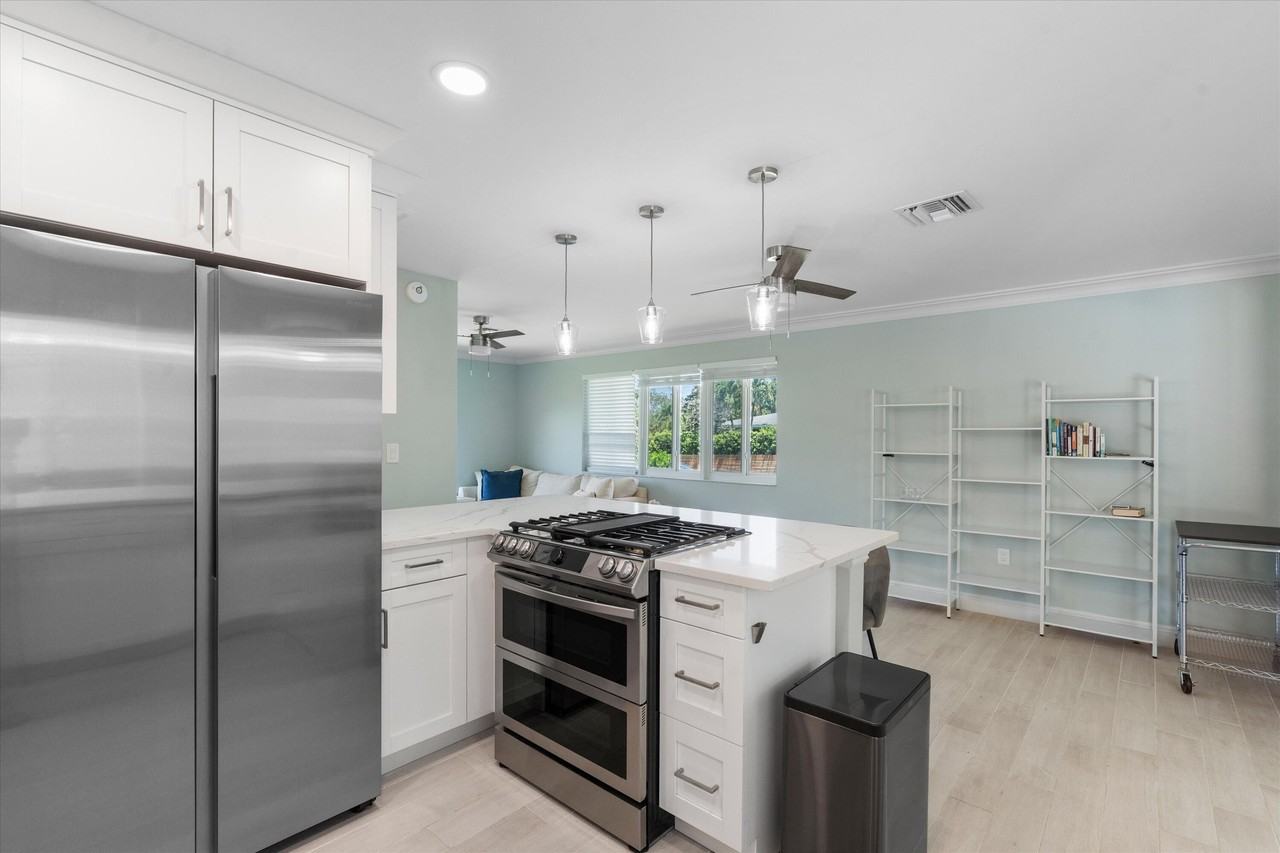 108 Se 31st Ave - Photo 4 of 16
