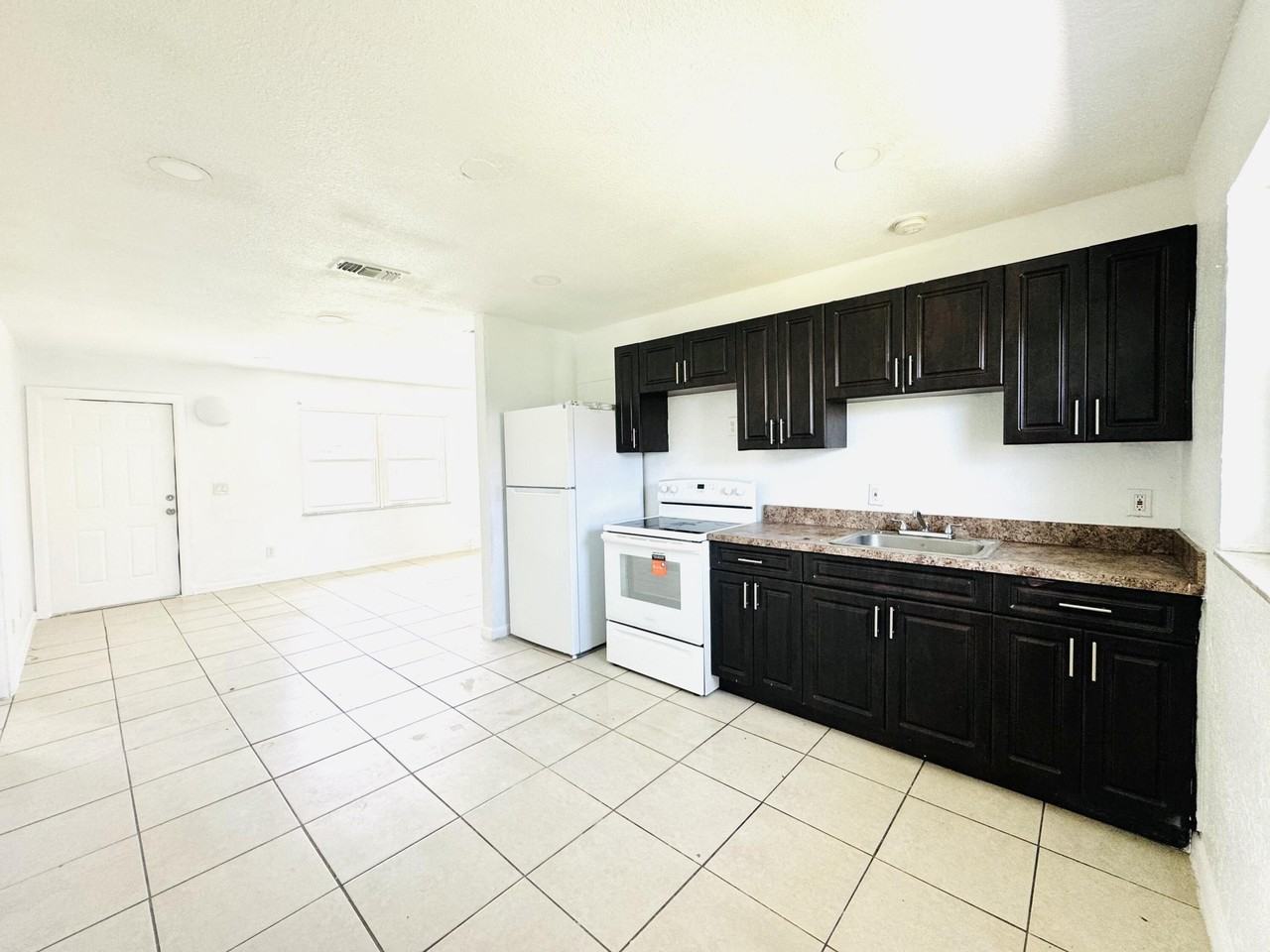 1207 Avenue K #A - Photo 6 of 14