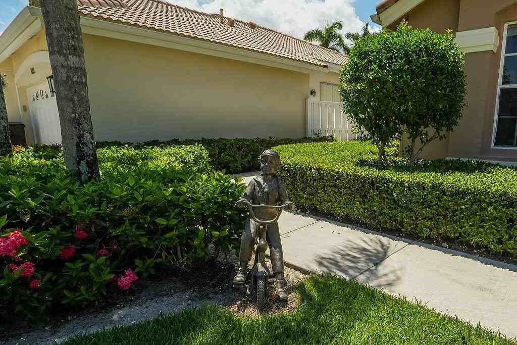 8213 Quail Meadow Trce - Photo 2 of 36