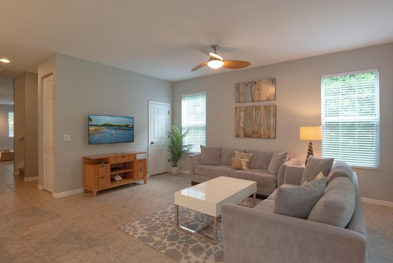 108 Canterbury Pl - Photo 3 of 27