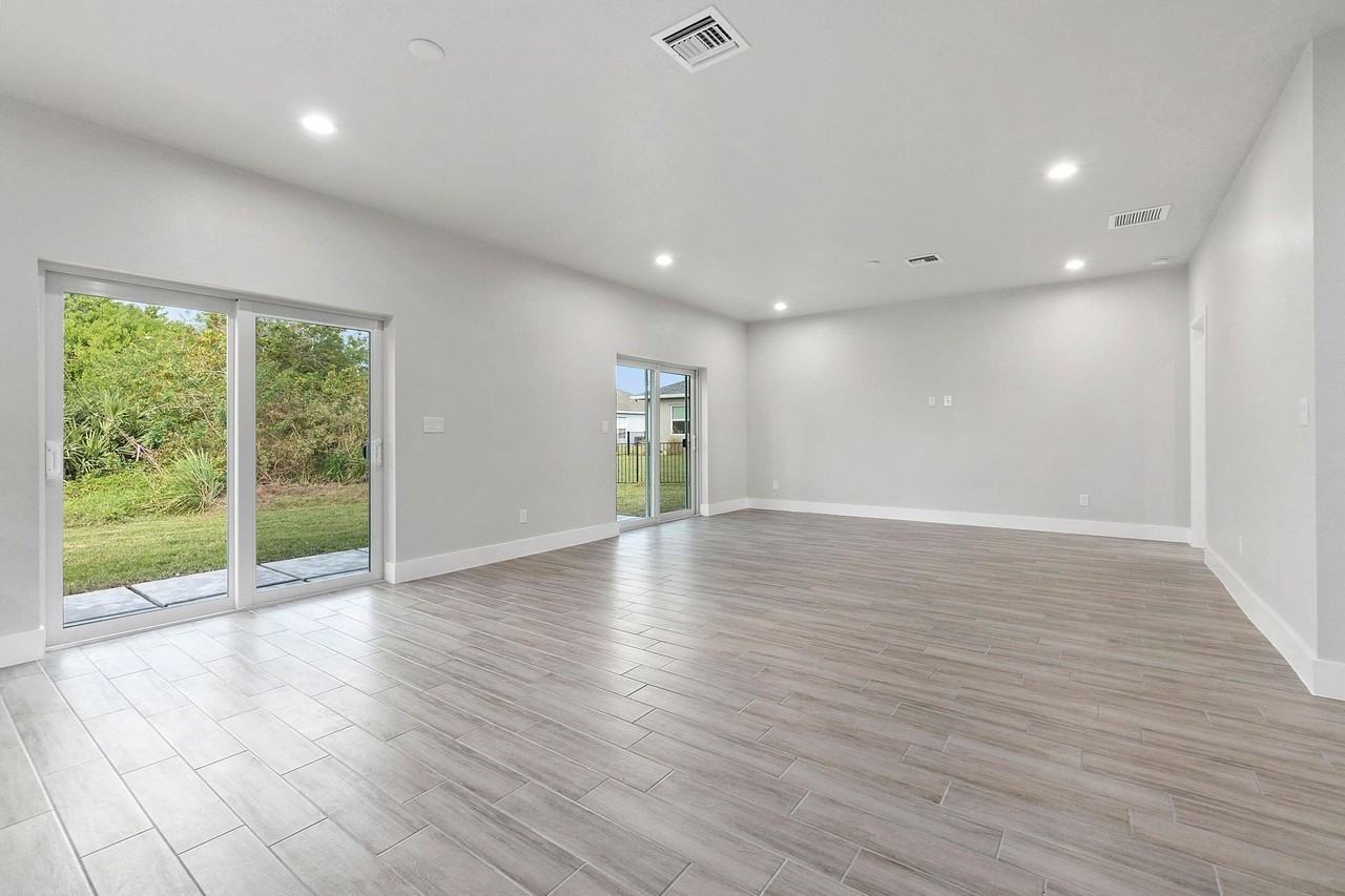 1351 Sw Don Ct - Photo 3 of 30
