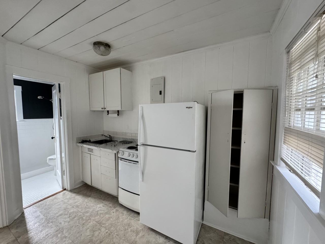 200 Park Ave #6 - Photo 5 of 9