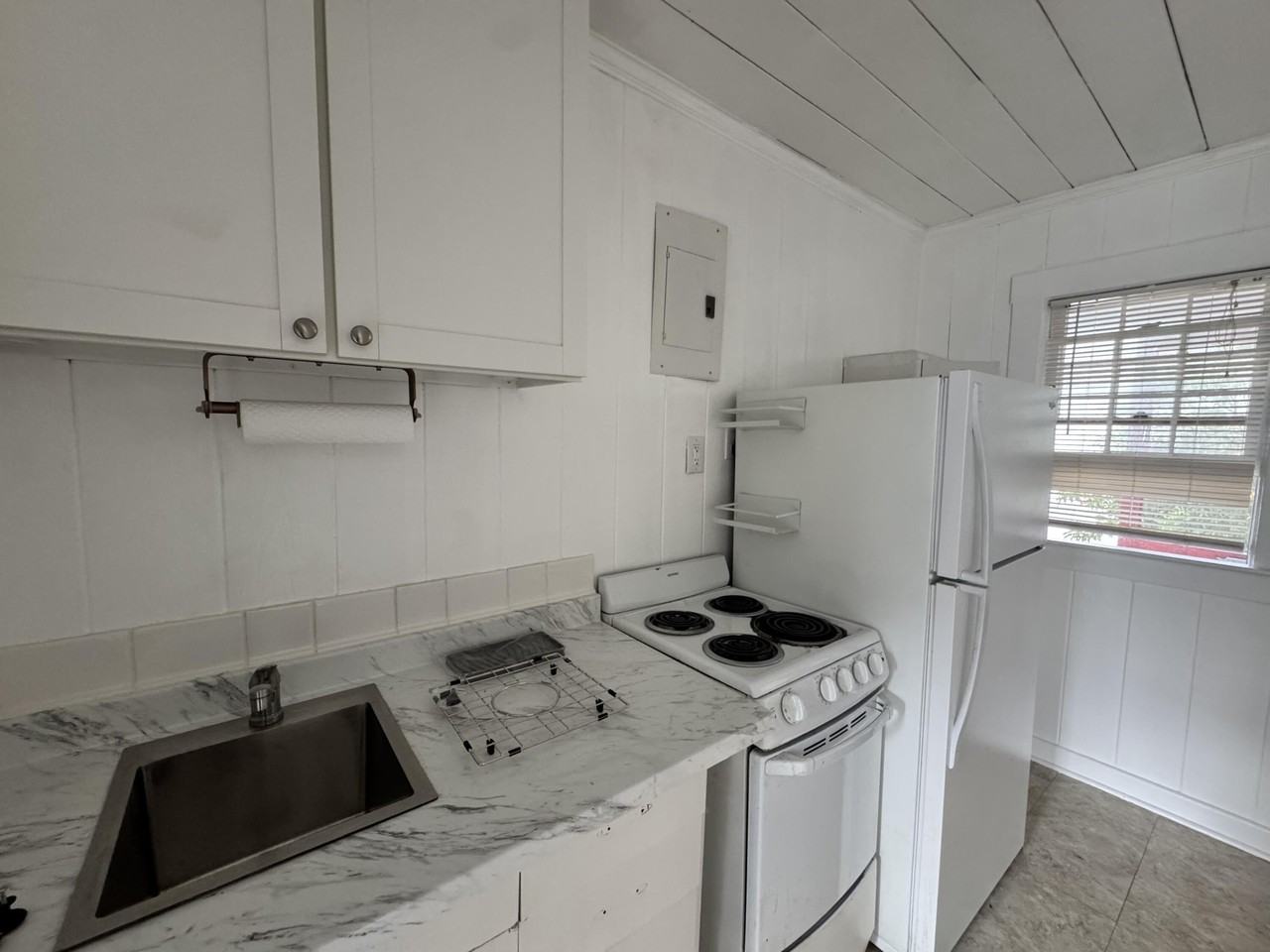 200 Park Ave #6 - Photo 6 of 9