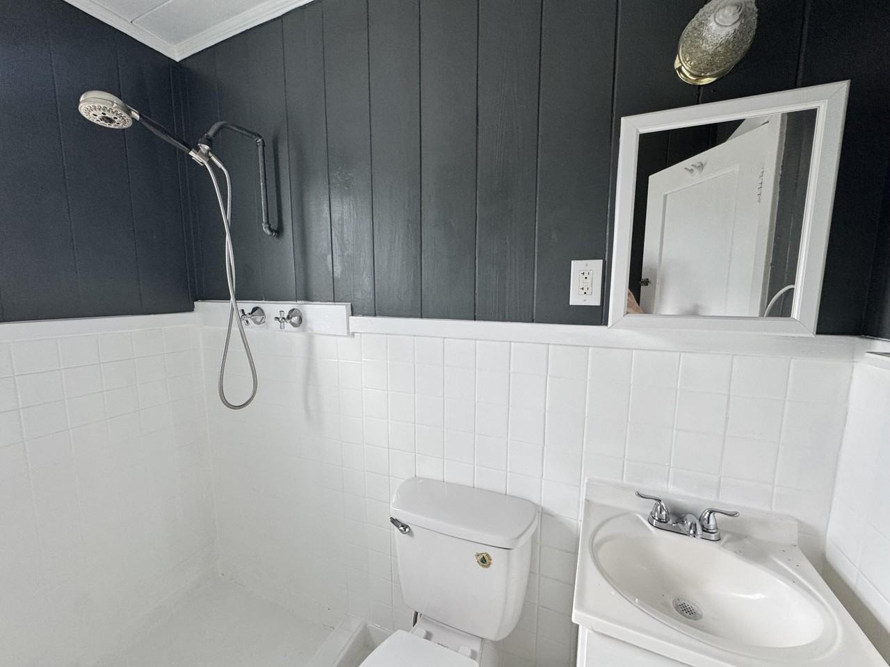 200 Park Ave #6 - Photo 7 of 9