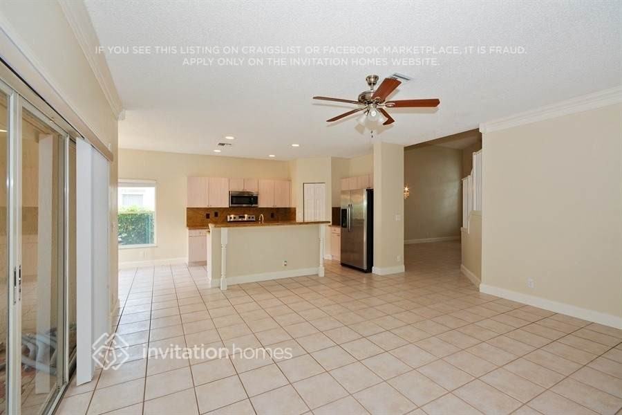8556 Nw 57th Dr - Photo 5 of 20