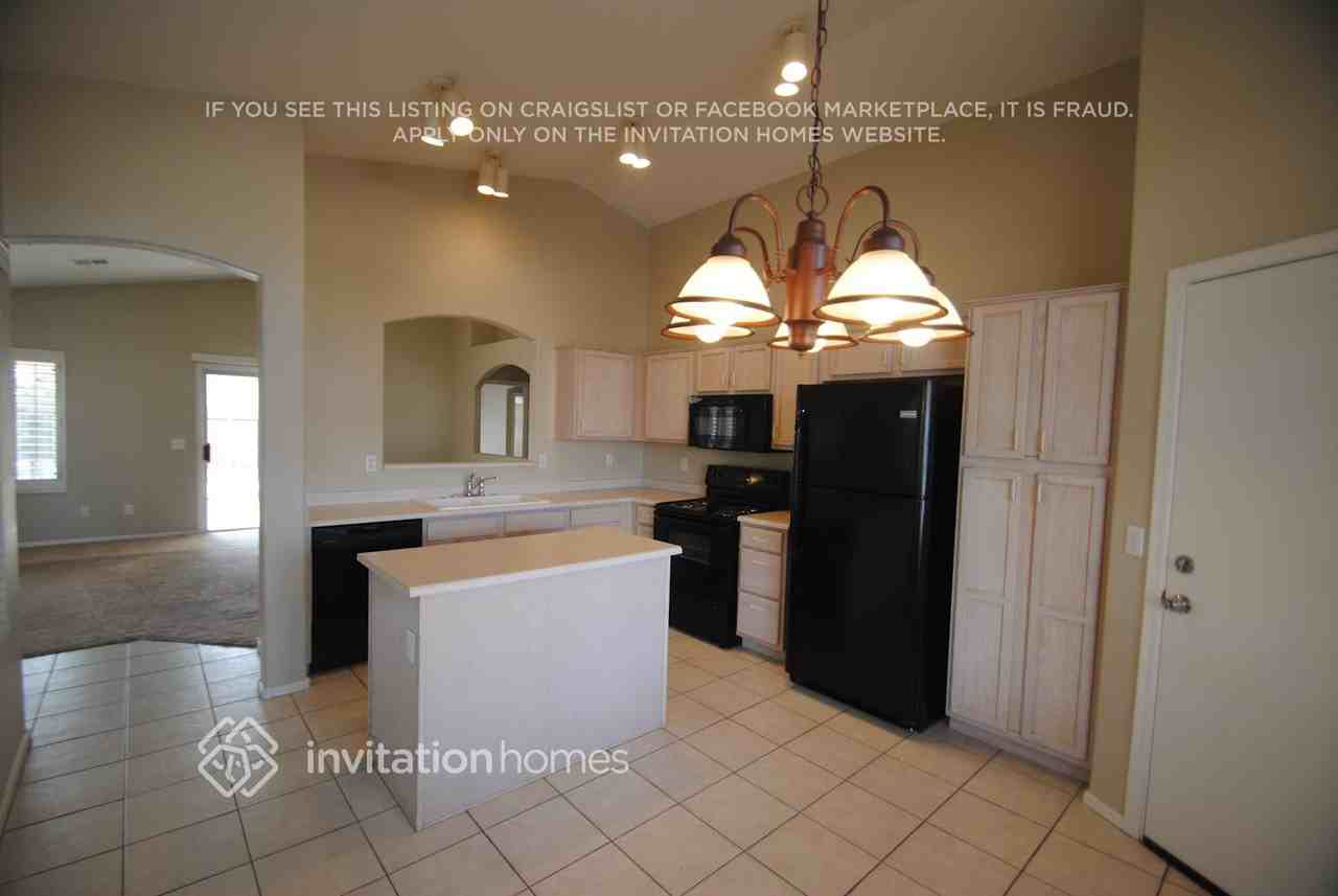 6737 E Norwood St - Photo 4 of 12
