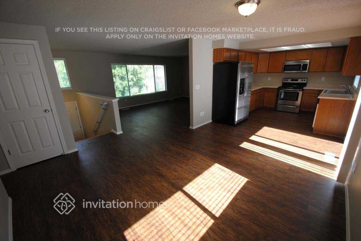 12813 53rd Ave Ne - Photo 4 of 14