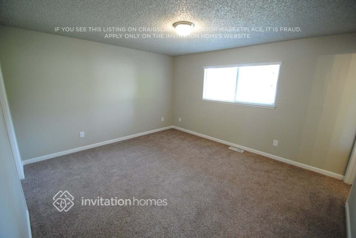 12813 53rd Ave Ne - Photo 6 of 14