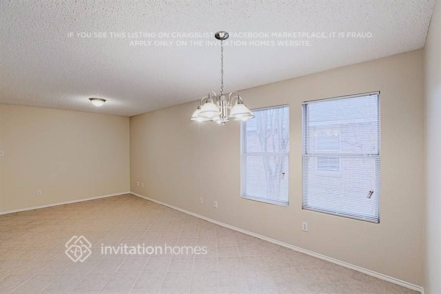 4604 Bellcrest Dr - Photo 4 of 20
