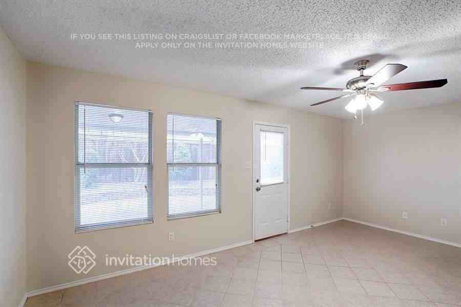 4604 Bellcrest Dr - Photo 5 of 20