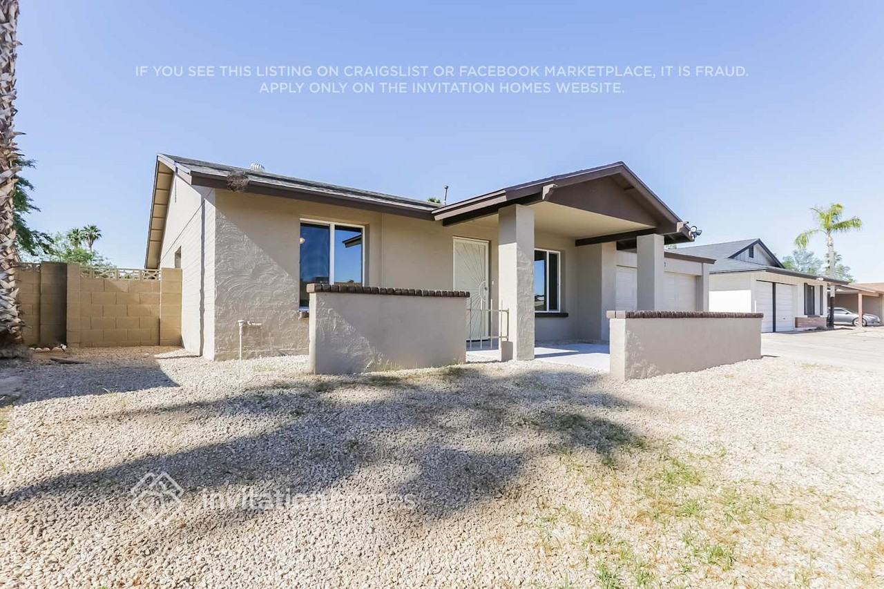2047 E Cornell Dr - Photo 3 of 21