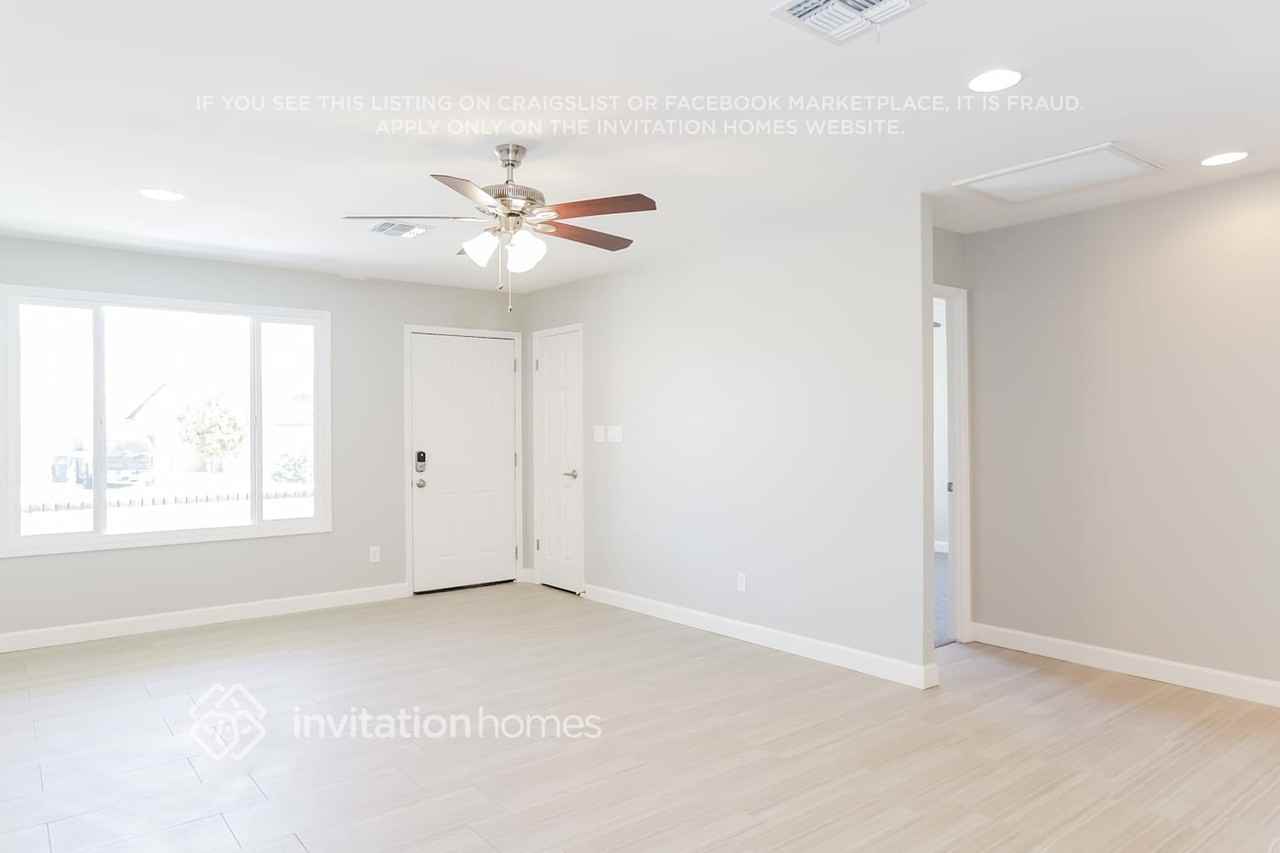 2047 E Cornell Dr - Photo 4 of 21